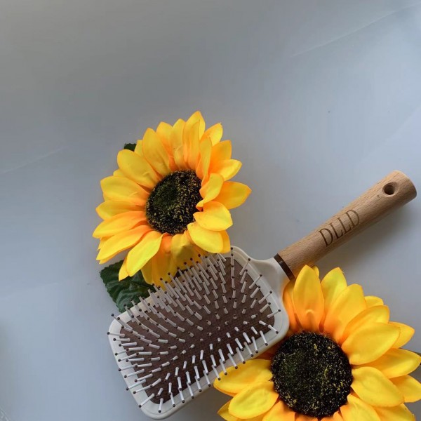 DLLD Ladies' wooden cushion comb student specific long hair head airbag massage comb ladies' home styling comb DLLD Ladies' wooden cushion comb student specific long hair head airbag massage comb ladies' home styling comb