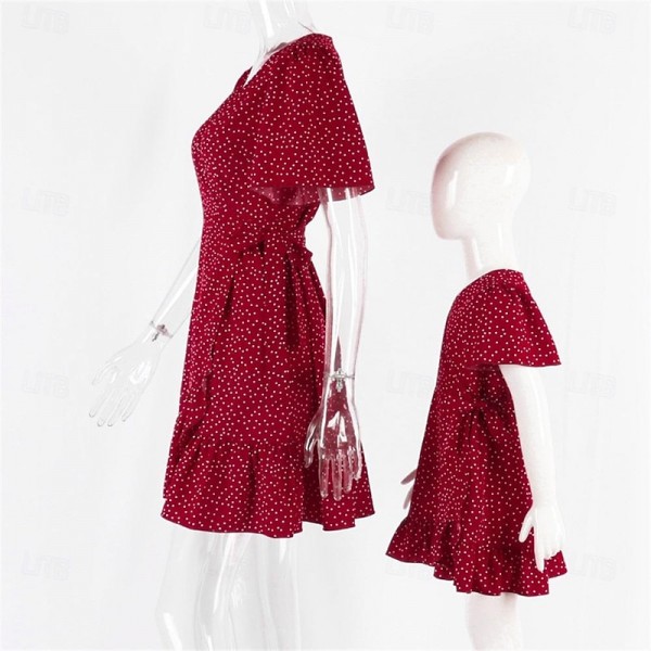 Mommy And Me Dresses Summer New Polka Dot Parent-child Dress Short Sleeved Soft Polyester Dresses Family Matching Outfits