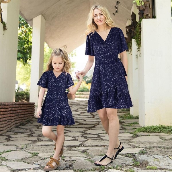 Mommy And Me Dresses Summer New Polka Dot Parent-child Dress Short Sleeved Soft Polyester Dresses Family Matching Outfits