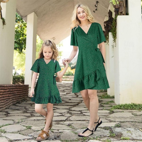 Mommy And Me Dresses Summer New Polka Dot Parent-child Dress Short Sleeved Soft Polyester Dresses Family Matching Outfits