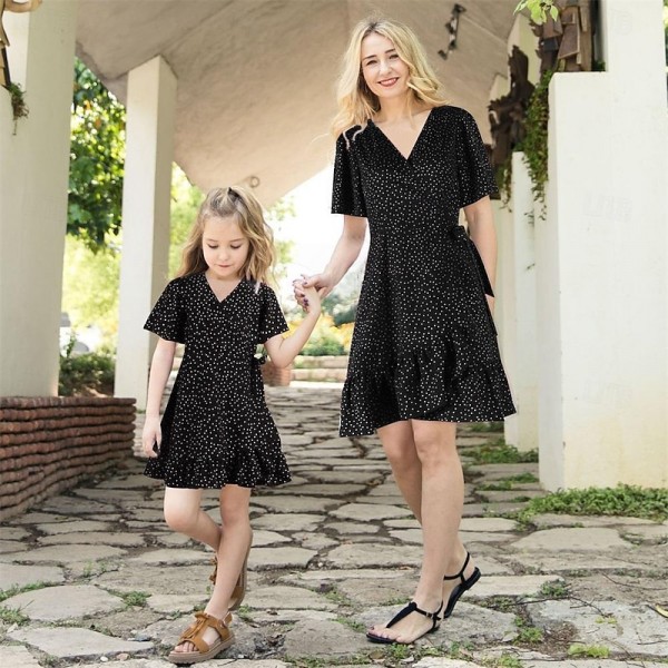 Mommy And Me Dresses Summer New Polka Dot Parent-child Dress Short Sleeved Soft Polyester Dresses Family Matching Outfits