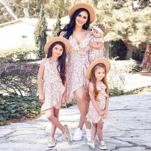 Mommy And Me Summer Dresses V-neck Sexy Waistband Floral Summer Vacation Beach Casual Princess Mother Daughter Dress Matching Family Outfits Mother Kids