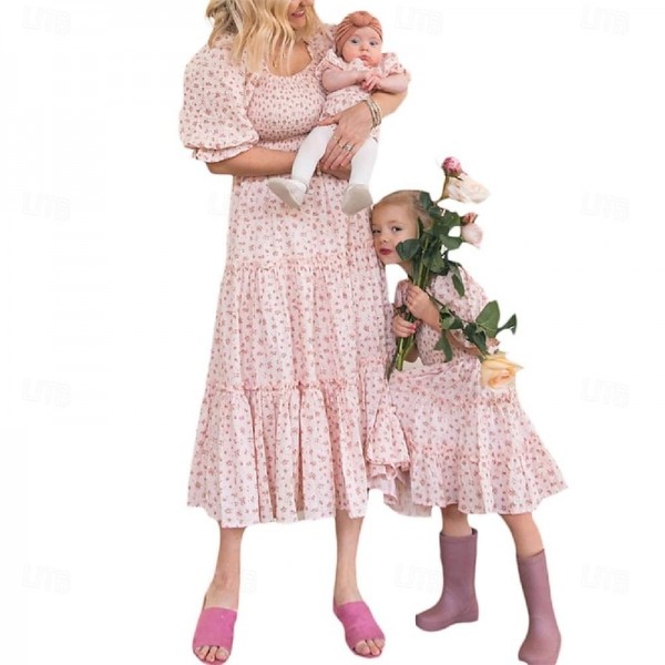 Mommy and Me Dress Matching Outfits Floral Printed Square Neck Puff Sleeve Maxi Dress for Mother and Daughter