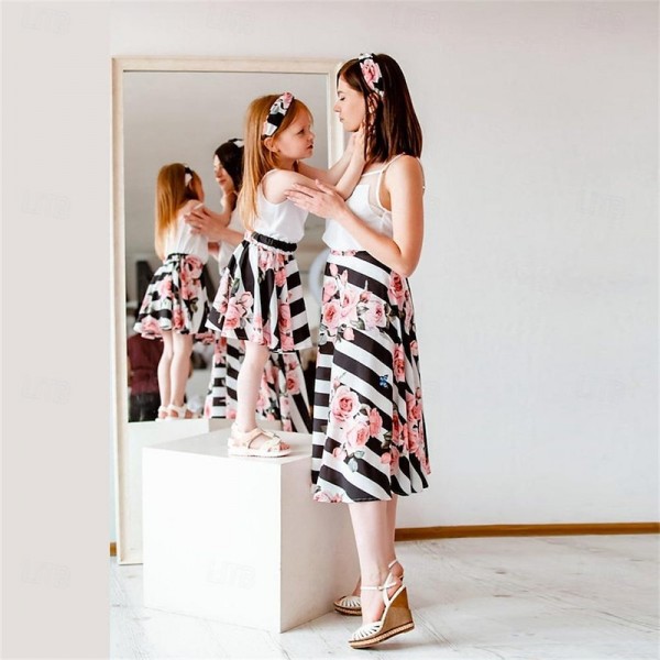 Mommy and Me Dress Family Matching Outfits Summer Woman Girl Print Stitching Dress Mom Daughter Clothing Mommy and Me Dress Family Matching Outfits Summer Woman Girl Print Stitching Dress Mom Daughter Clothing