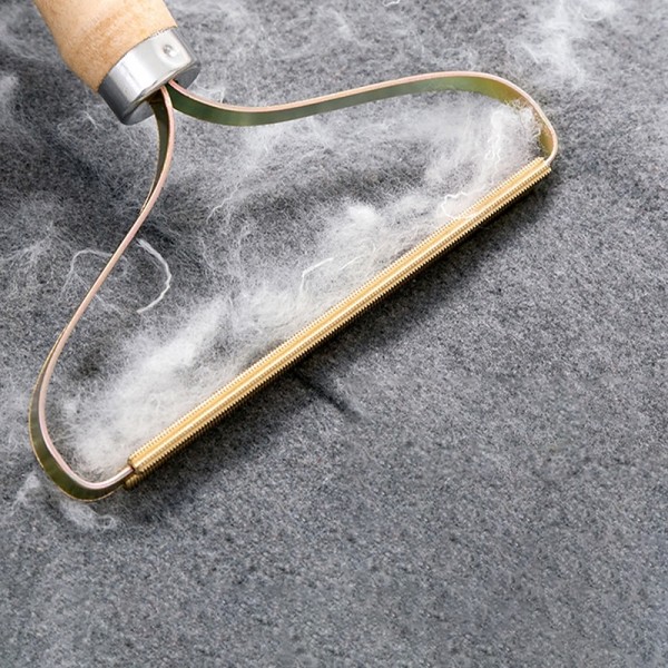 Dog &amp; Cat Hair Removal Brush: Say Goodbye to Pet Hair with 1pc Remover
