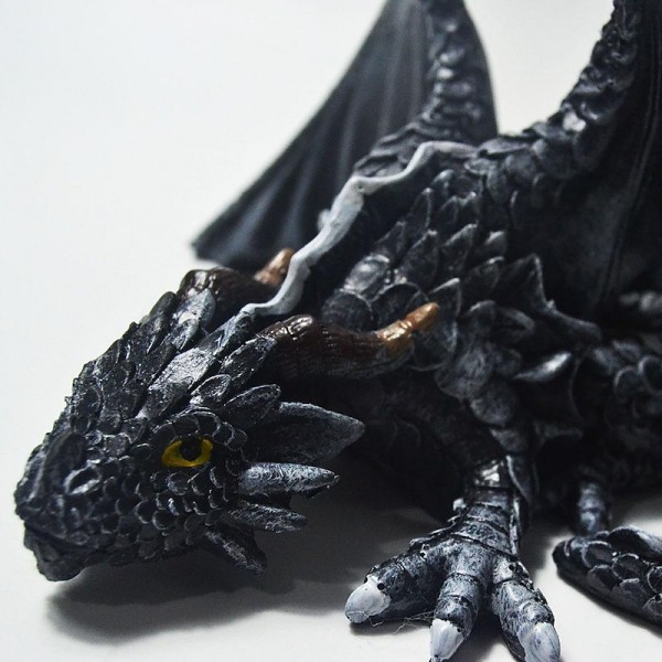 Big Squatting Dragon Sculpture, Resin Gothic Dragon Statue, Handicraft, Outdoor Decoration Big Squatting Dragon Sculpture, Resin Gothic Dragon Statue, Handicraft, Outdoor Decoration