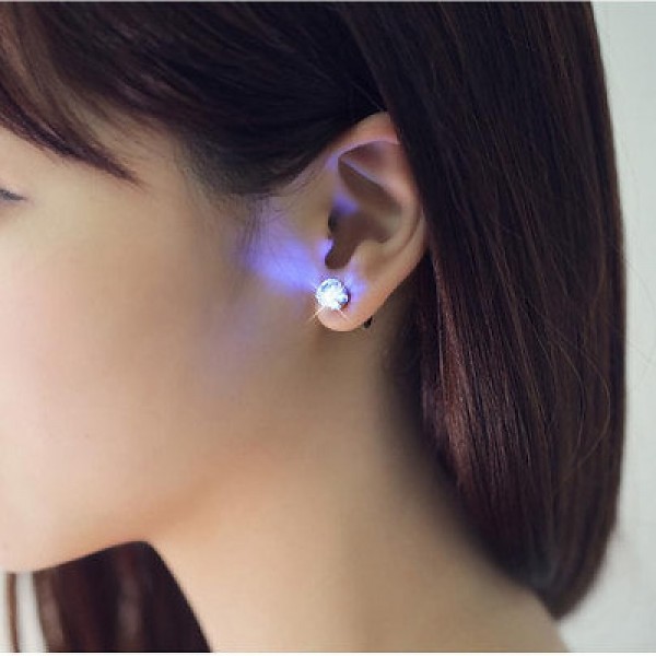 2PCS LED Earring Light Up Crown Glowing Crystal Stainless Ear Drop Ear Stud Earring Jewelry 2PCS LED Earring Light Up Crown Glowing Crystal Stainless Ear Drop Ear Stud Earring Jewelry