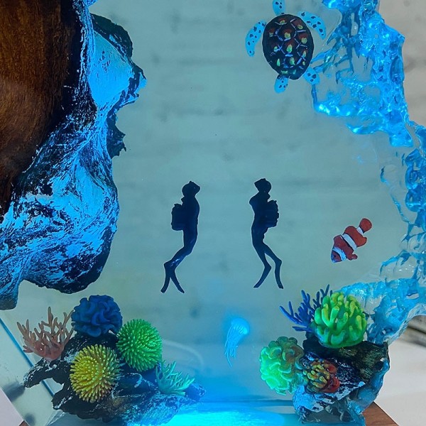 Manta Rays and Couple Diver Resin Night Light Mermaid Whale Office Desktop Art Ornaments Shipwreck Octopus Christmas Gift Solid Wood Resin Night Lamp